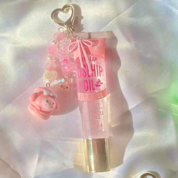 Sanrio Inspired Lipgloss Keychains - Picture 5 of 6